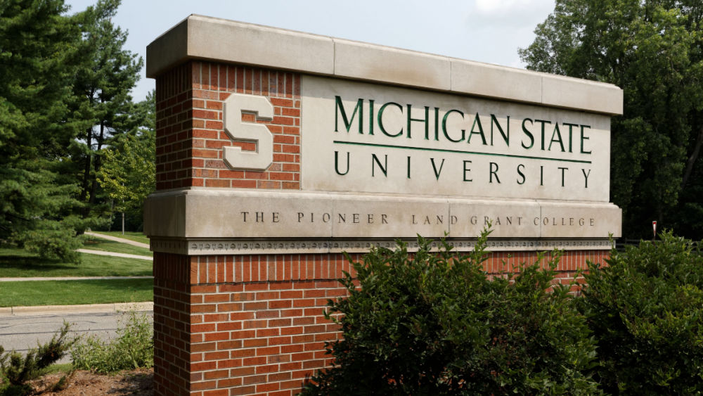 shutterstock_242080651820267