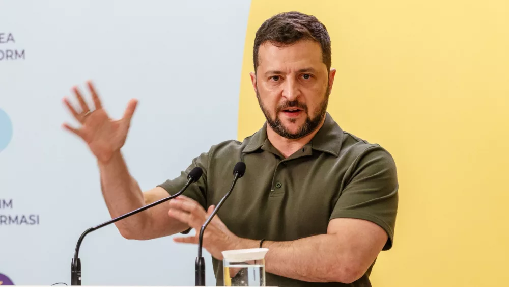 shutterstock_2351723327572971