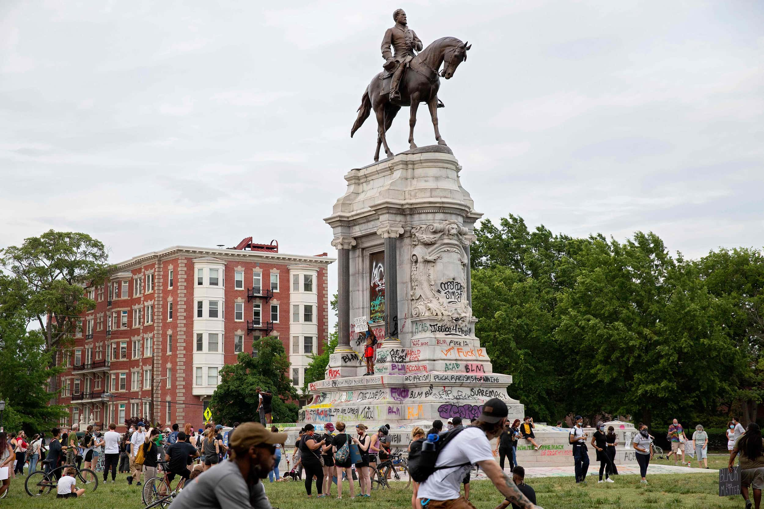 Gov. Northam says Lee statue will come down, despite injunction | 103.3 ...