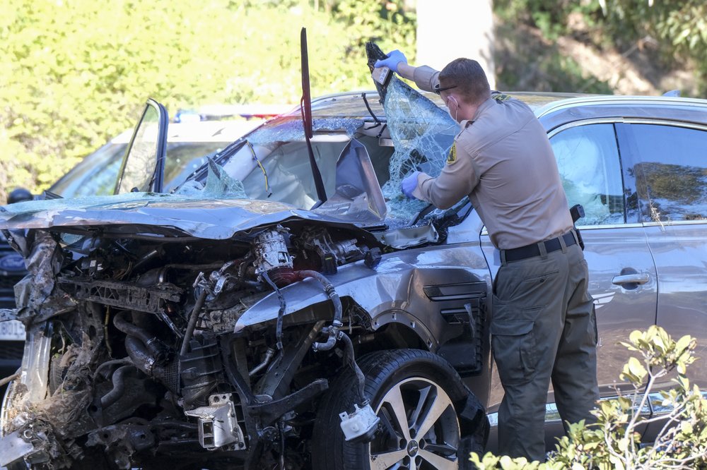 tiger-woods-suv-jpg