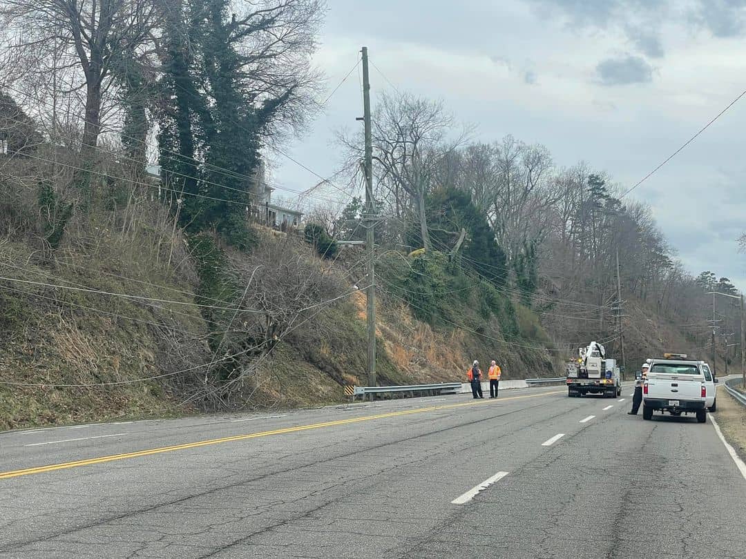 Memorial Drive reopens 103.3 WAKG