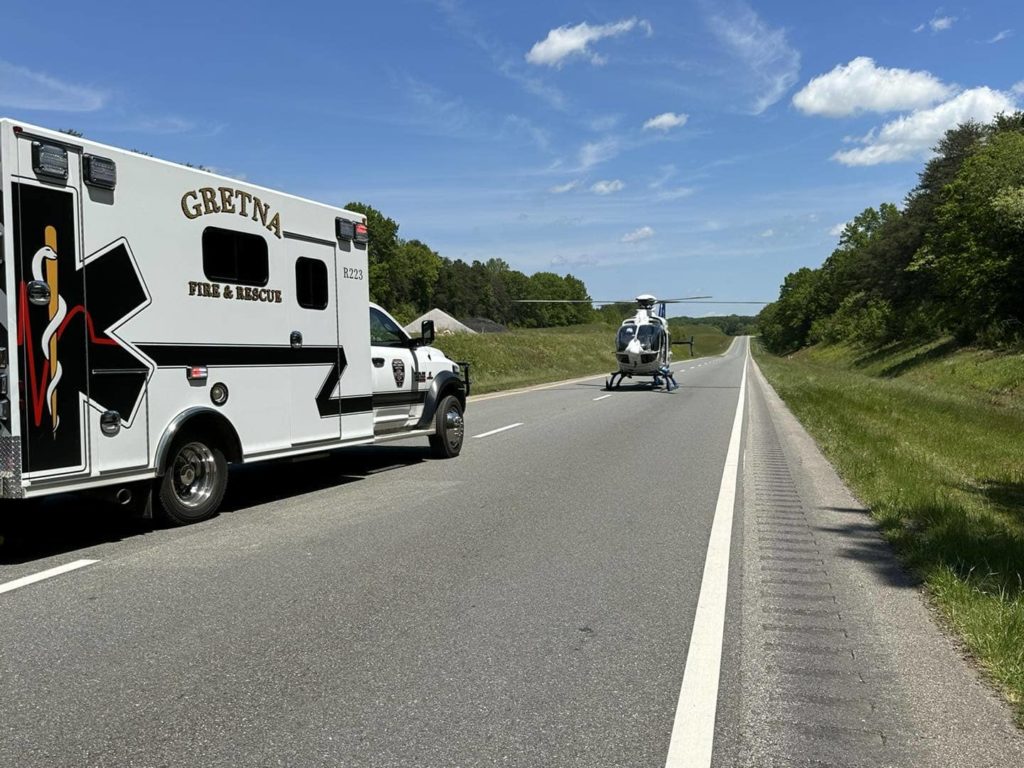 Two Injured in Gretna Crash 103.3 WAKG