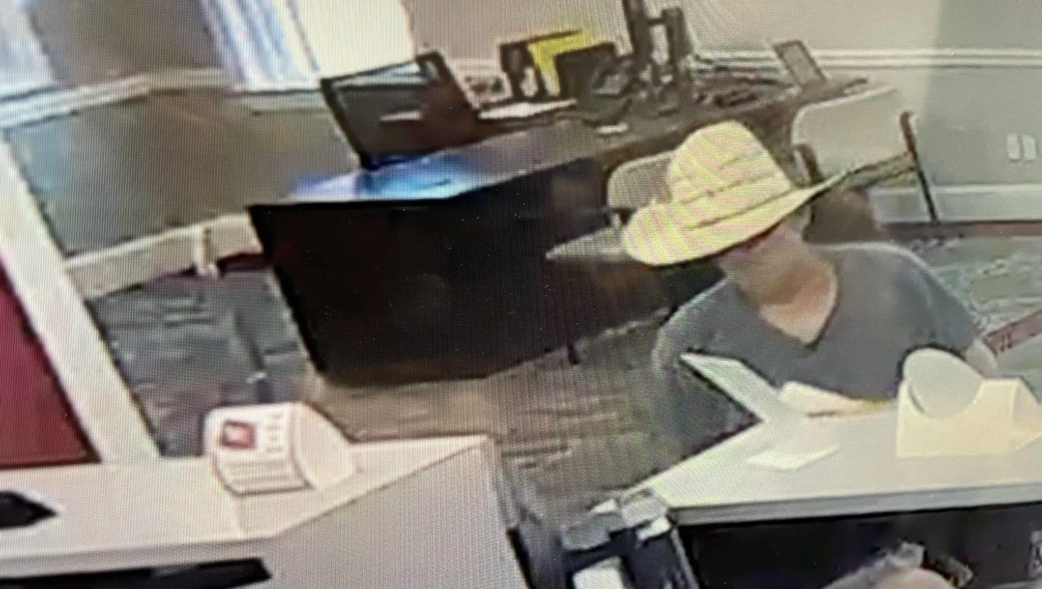 Roxboro Police Searching For Bank Robbery Suspect 103 3 Wakg