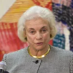 Supreme Court Justice Sandra Day O'Connor speaks to jurors at American Bar Association's American Jury Initiative at Moultrie Courthouse^ 2004