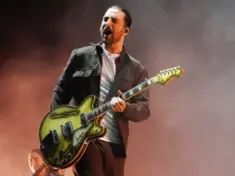 Noah Kahan at the 2024 Soundside Music Festival. Bridgeport^ Connecticut - September 28^ 2024