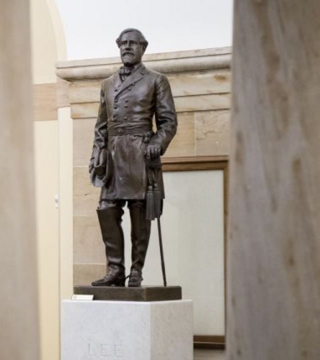 robert-e-lee-statue