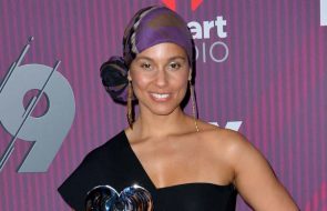 Watch Alicia Keys And Miguel’s Video “Show Me Love” Watch Alicia Keys And Miguel’s Video “Show Me Love”