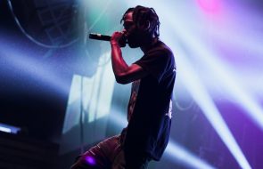 Fans Stampede Travis Scott’s Astroworld Festival, At Least 3 Injured Fans Stampede Travis Scott’s Astroworld Festival, At Least 3 Injured