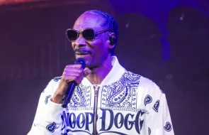 Snoop Dogg and country artist Chris Stapleton cover Phil Collins’ ‘In the Air Tonight’ Snoop Dogg and country artist Chris Stapleton cover Phil Collins’ ‘In the Air Tonight’