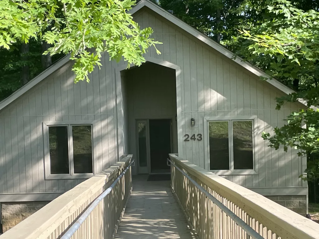 Beautiful Lodge, Cottages, And Campground Part Of Carter Caves State ...