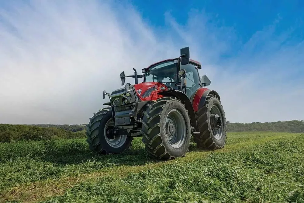 farmall_utilty_120c_24-speed_beauty_0352-overview_09-24