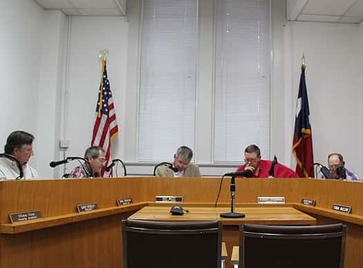 Commissioners Vote to Keep &ldquo;In God We Trust&rdquo; Displayed in 