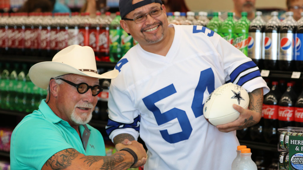 Randy White signs autographs at new Allsup's in Bangs