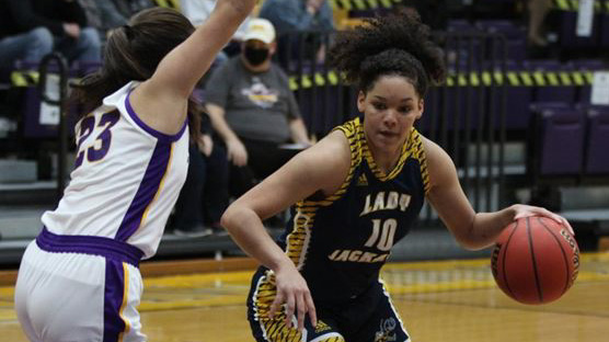 Lady Jackets drop season opener at Southwestern, 64-56 - Vimarsana News