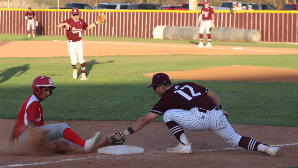 Lions light up Glen Rose, 17-3, for crucial district victory - Vimarsana News