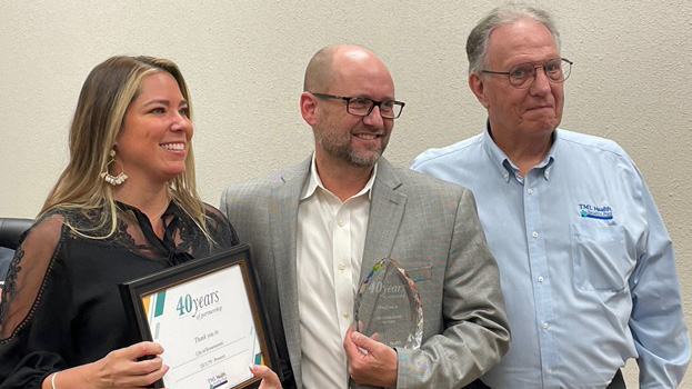 TML Health Benefits Pool presents 40-year membership award to City - Vimarsana News
