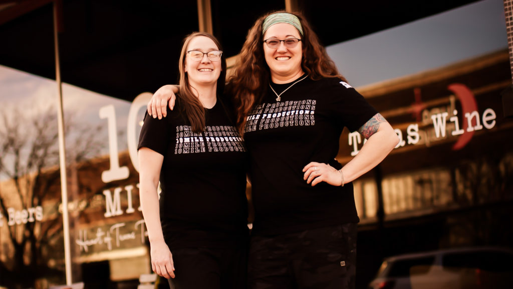 40 UNDER 40: Hayley and Sara Cox - Vimarsana News