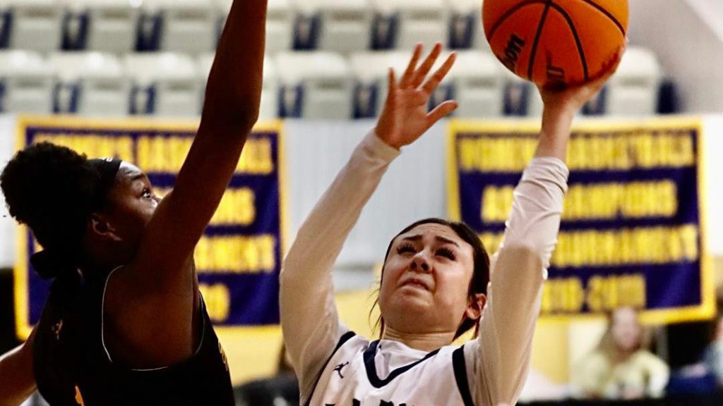 LeTourneau rallies past Lady Jackets, 62-58 - Vimarsana News