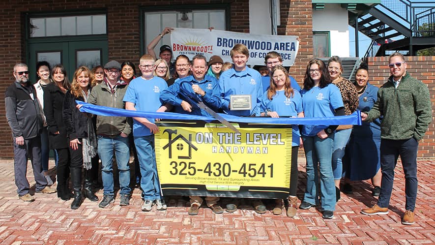 Chamber holds ribbon cutting for On the Level Handyman - Vimarsana News