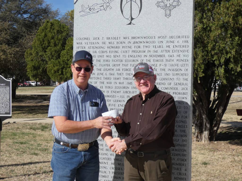 Buckmasters Donates to Veterans Memorial - Vimarsana News
