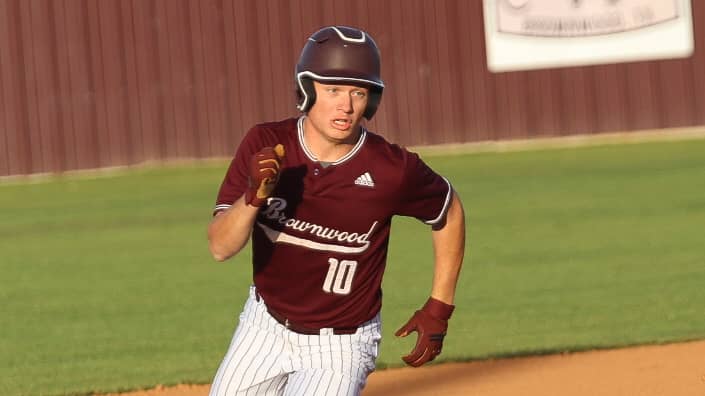 Lions set tone early in 16-4 rout of Lake View in bi-district series opener - Vimarsana News