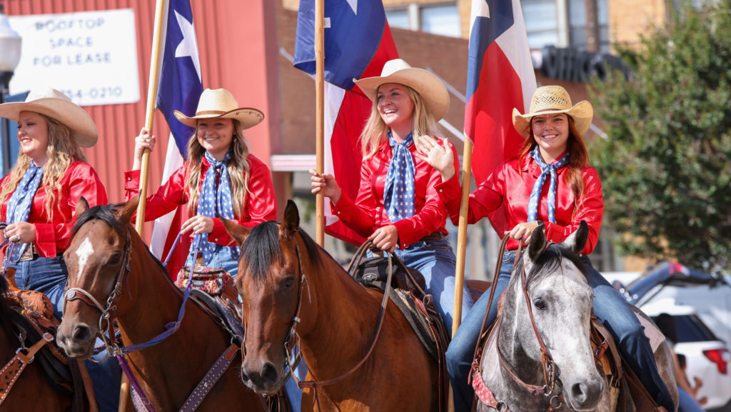 PHOTOS: Brown County Rodeo Parade - Vimarsana News