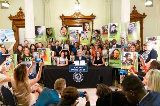 Governor Abbott Signs Pivotal Measures To Combat Fentanyl Crisis - Vimarsana News