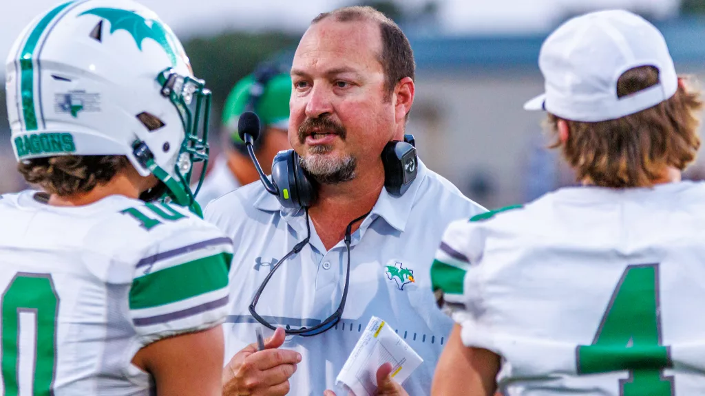 Bangs notches first win under Cole with 42-6 homecoming rout of Grape Creek - Vimarsana News