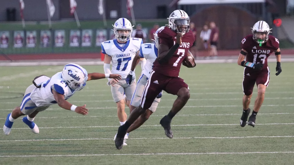 No. 7 Brownwood Lions Win 31-28 Victory Over No. 10 Connally Cadets