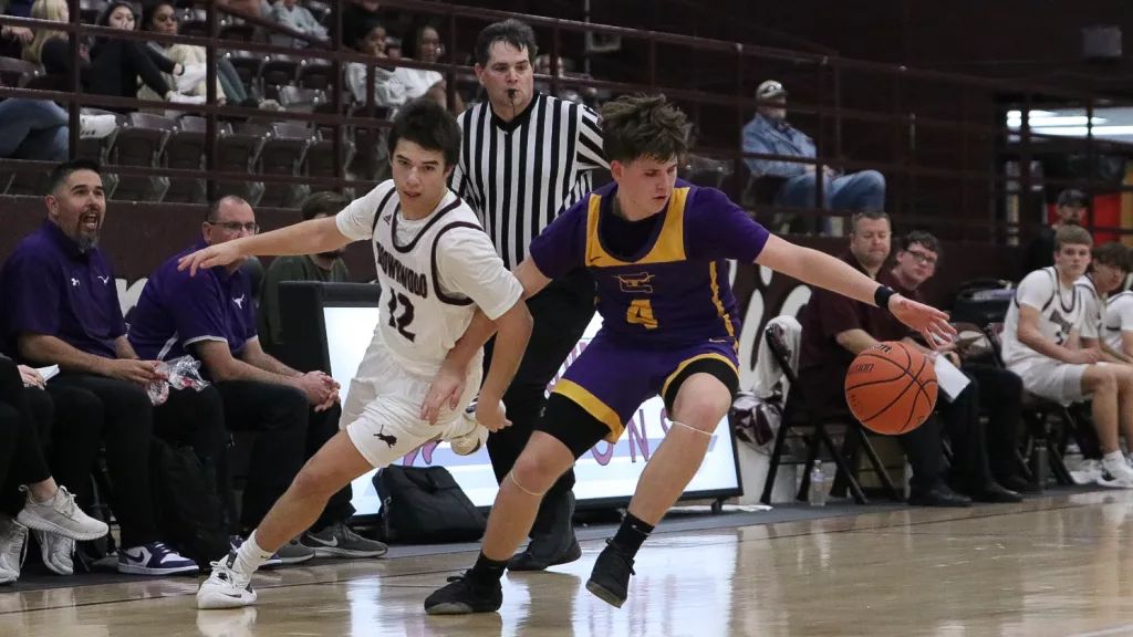 Longhorns thwart Lions' rally for 65-58 road victory - Vimarsana News