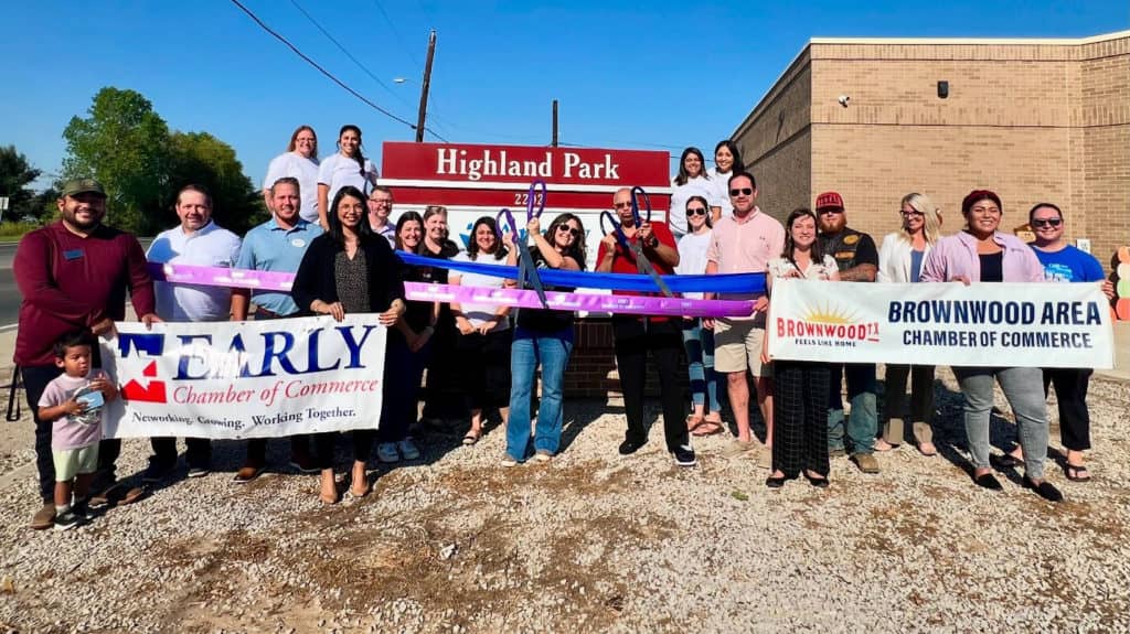 Chambers hold ribbon cutting for Arrow Child & Family Ministries ...