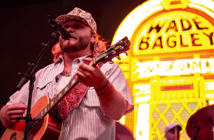 wade_19d243a7-0806-f2ce-530192be4b72a704_19dbc9df-d120-ad97-8cba5efada8176ed