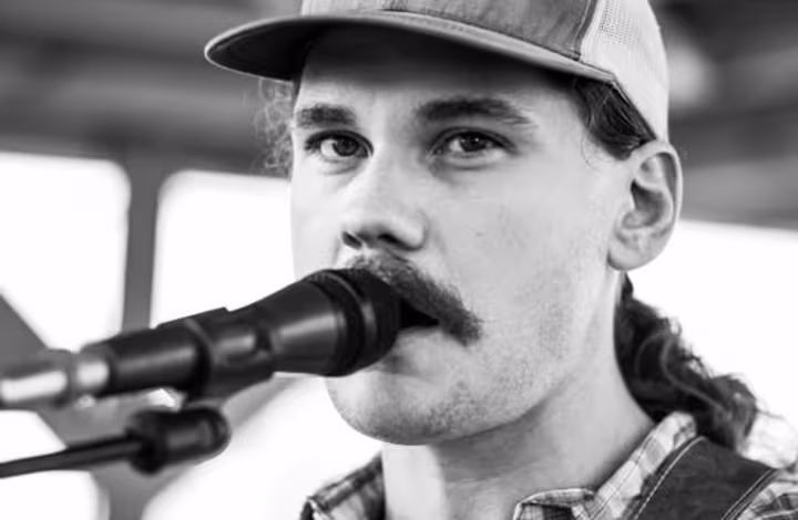 caleb1_52473990-efb7-a74c-0fc0bc486393f9fc_52605dbd-c404-12b5-230778d6b6806ddf