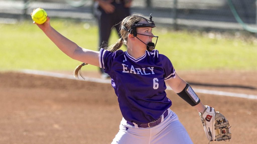 Early softball defeats Borger, falls to Canyon Randall at Iowa Park tournament