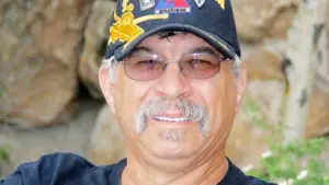 1774299113-4975677_daniel_davis_obit_pic