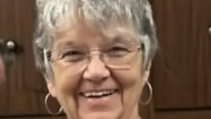 1774988245-9341211_linda_parsons_obit_pic_edited