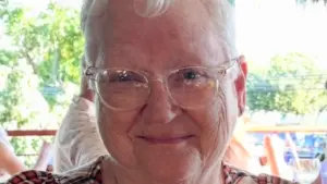 1786975744-9571867_mom_20photo