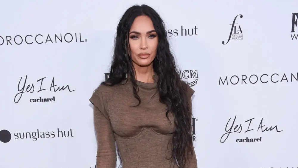 shutterstock_2148953343-1560629 Megan Fox arrives for the Daily Front Row Awards on April 10^ 2022 in Beverly Hills^ CA