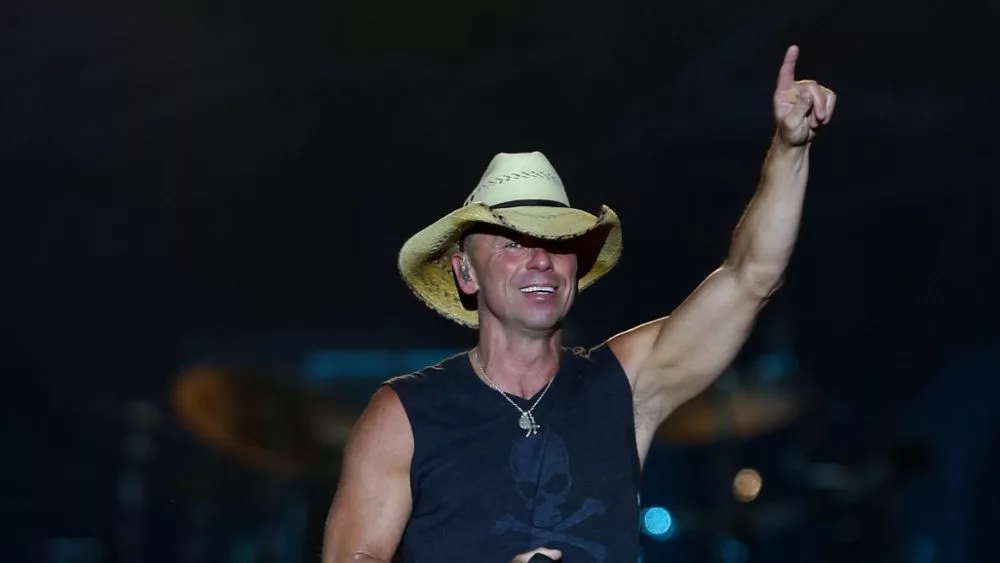 Kenny Chesney performs onstage at the Runaway Country Music Fest at Osceola Heritage Park on March 19^ 2016 in Kissimmee^ Florida.