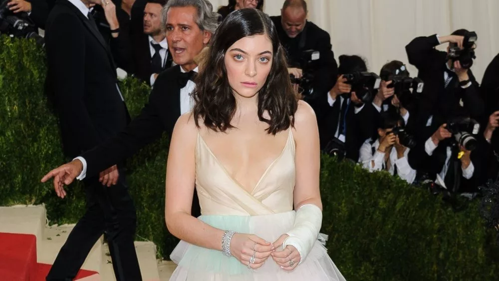 Lorde arrives at the Metropolitan Museum of Art Costume Institute Gala Manus x Machina: Fashion in the Age of Technology May 2^ 2016 - New York^ New York^ USA