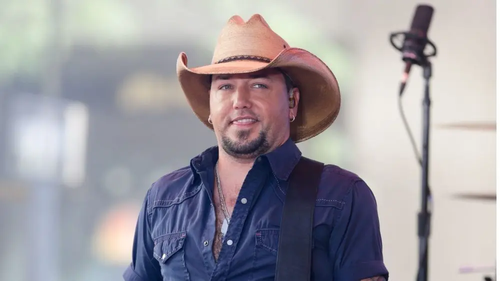 Jason Aldean performs onstage at NBC's 'Today Show' at Rockefeller Plaza July 31^ 2015 in New York City.