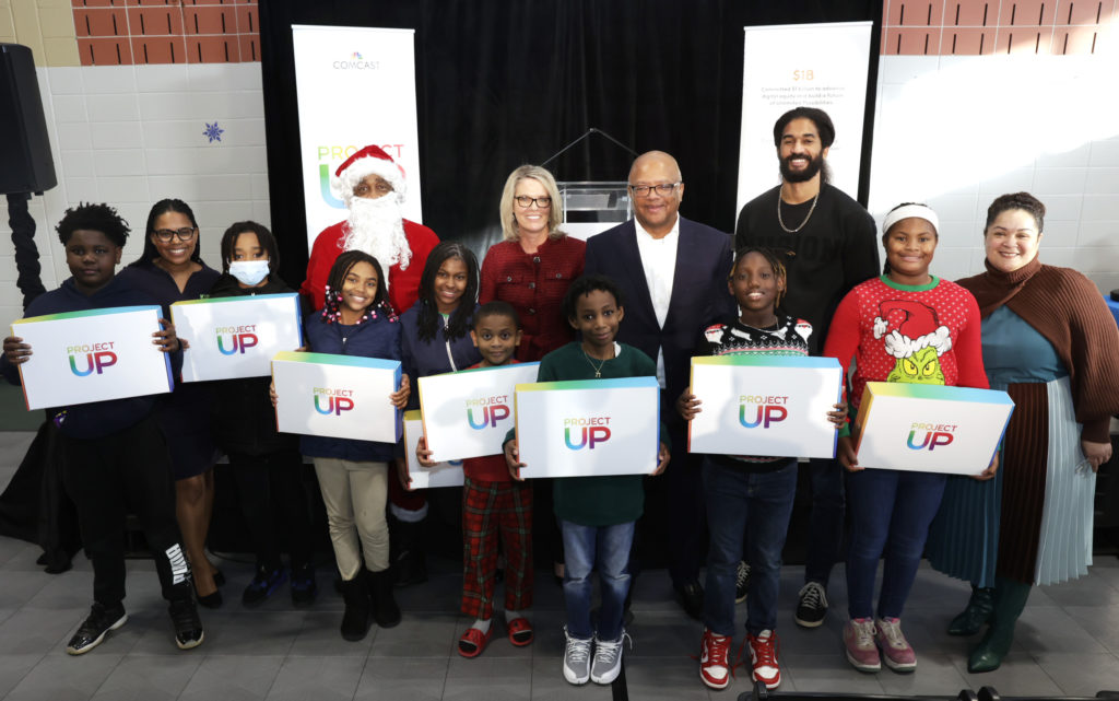 comcast-celebrates-the-holidays-with-500-laptop-donation-to-kipp-vision-academy-in-atlanta