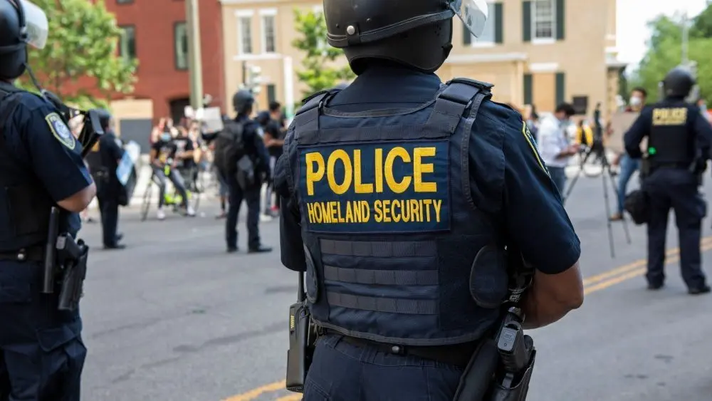 DHS Officer in riot gear outside the White House WASHINGTON^ DC - JUNE 28^ 2020