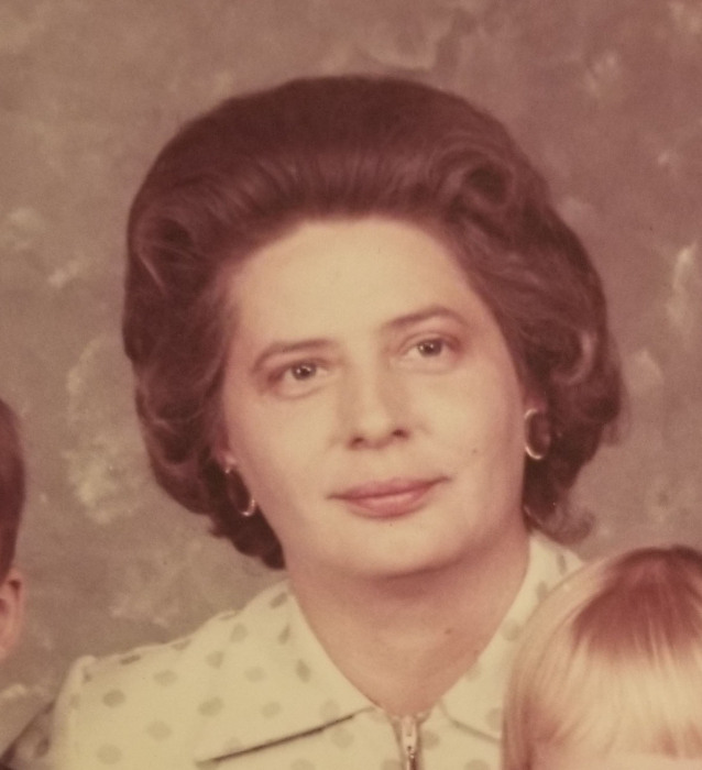 julia-daphne-grayless