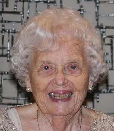 leah-rose-bischoff