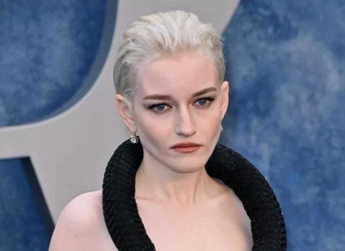 Julia Garner at the 2023 Vanity Fair Oscar Party at the Wallis Annenberg Center BEVERLY HILLS^ CA. March 12^ 2023