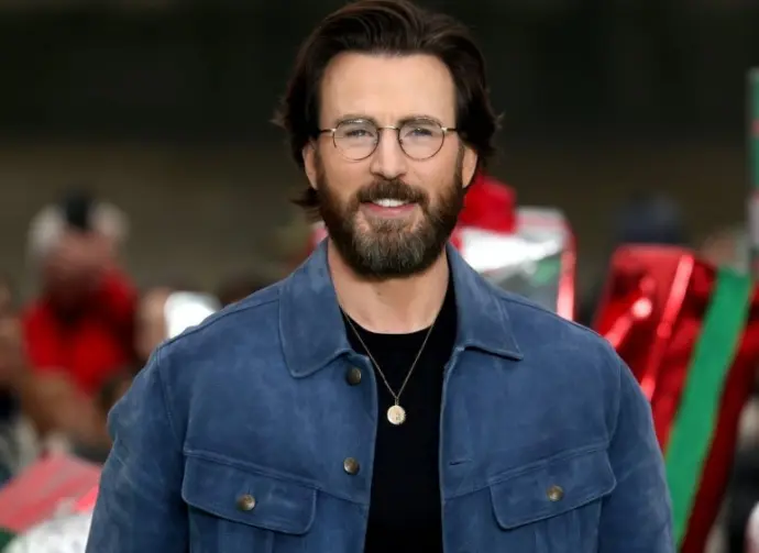 Chris Evans attends the photocall for "Red One" at Potters Fields Park in London^ England. London^ United Kingdom - October 6^ 2024