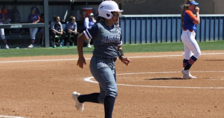 jackets-softball