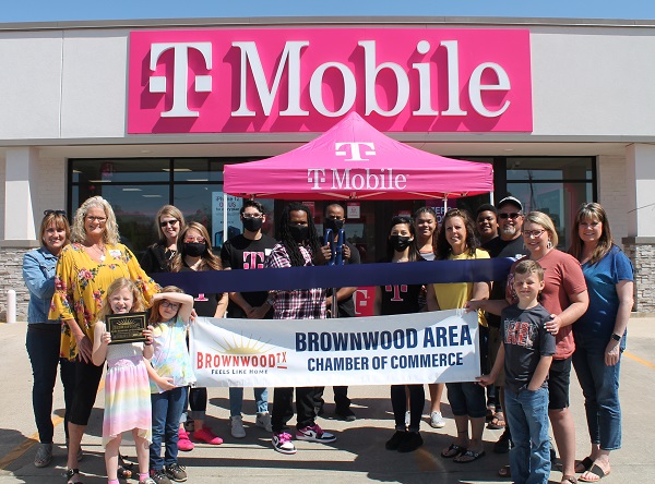 ribbon-cutting-for-t-mobile