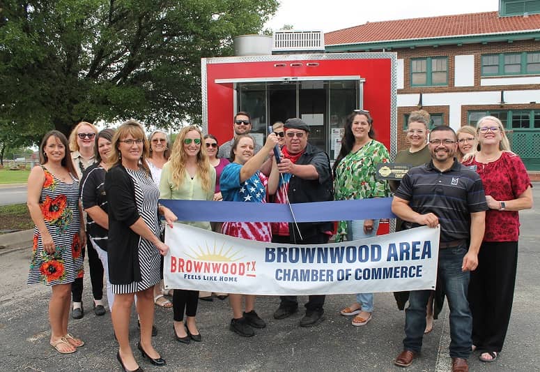 ribbon-cutting-for-sweetmans-hot-dog